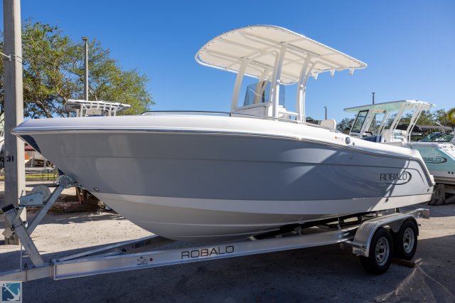 New 2025 Robalo R222 for sale